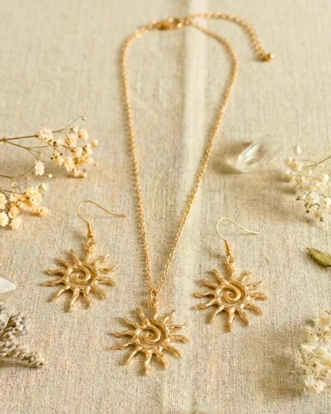 Conjunto de Collar y Aretes con Colgante de Girasol Místico