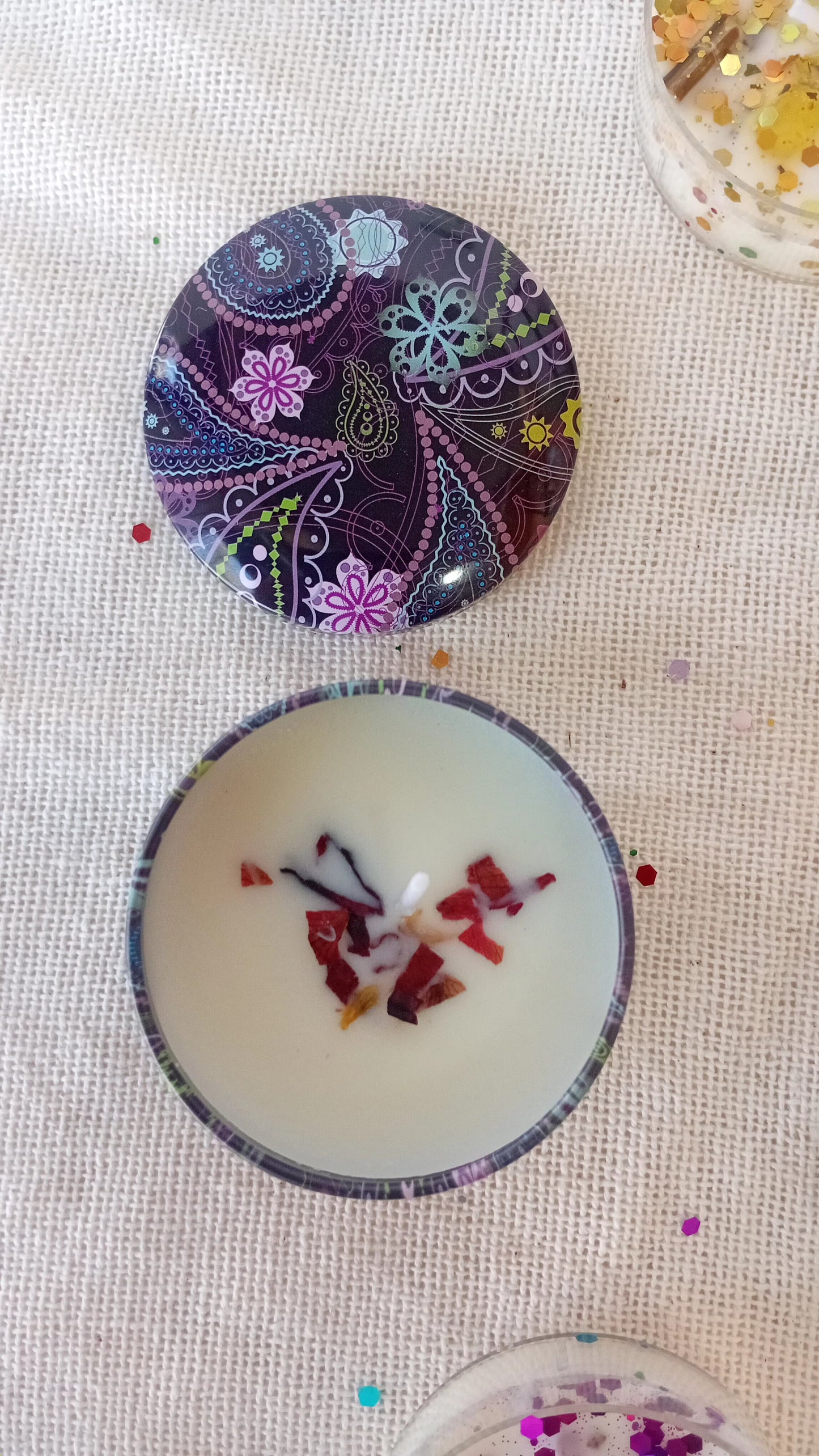 Vela de Soya en Envase Mandálico – Luz Aromática con Encanto Floral