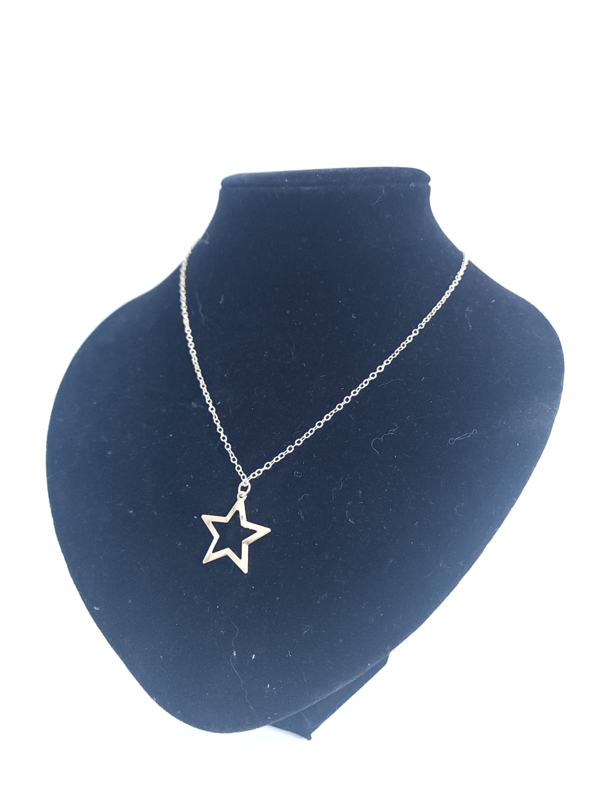 Collar “Estrella Vacía” – Brilla desde el Silencio