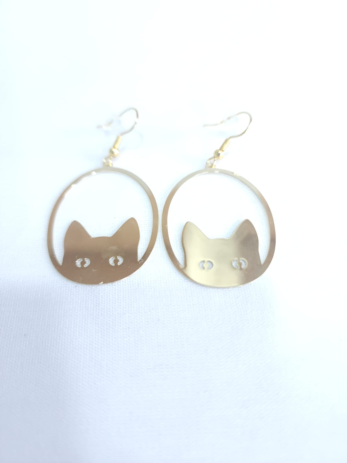 Aretes “Mirada Felina” – Ternura, Curiosidad y Magia Discreta
