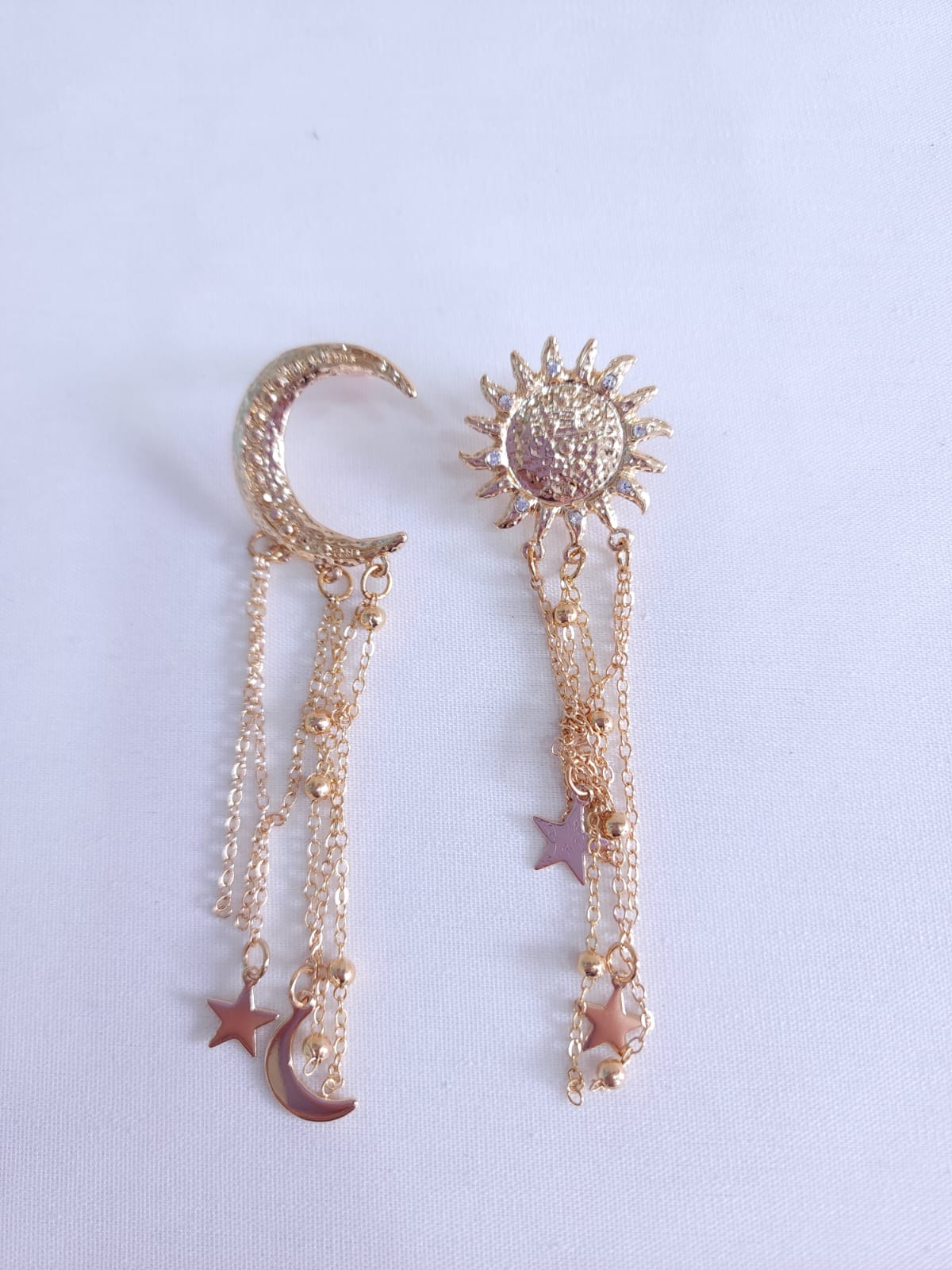 Aretes Sol y Luna Dorados ✨