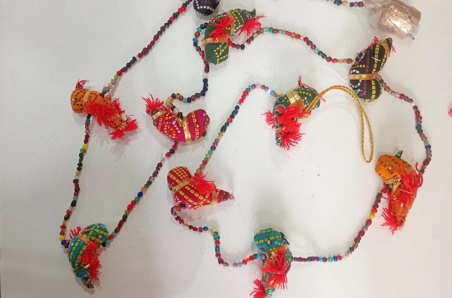 Colgante de Aves de Tela y Cristales “Vuelo de Armonía”