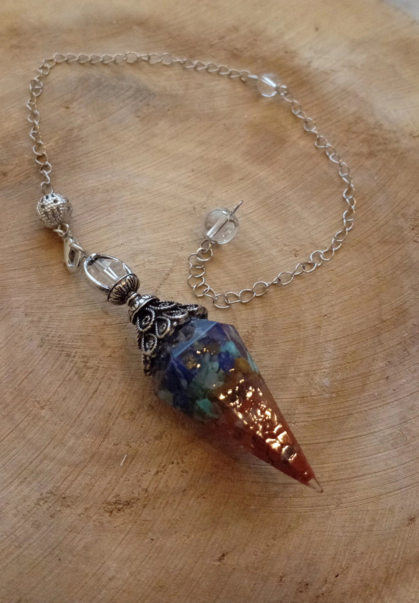 Péndulo de los 7 Chakras – Armonía Energética y Guía Interior