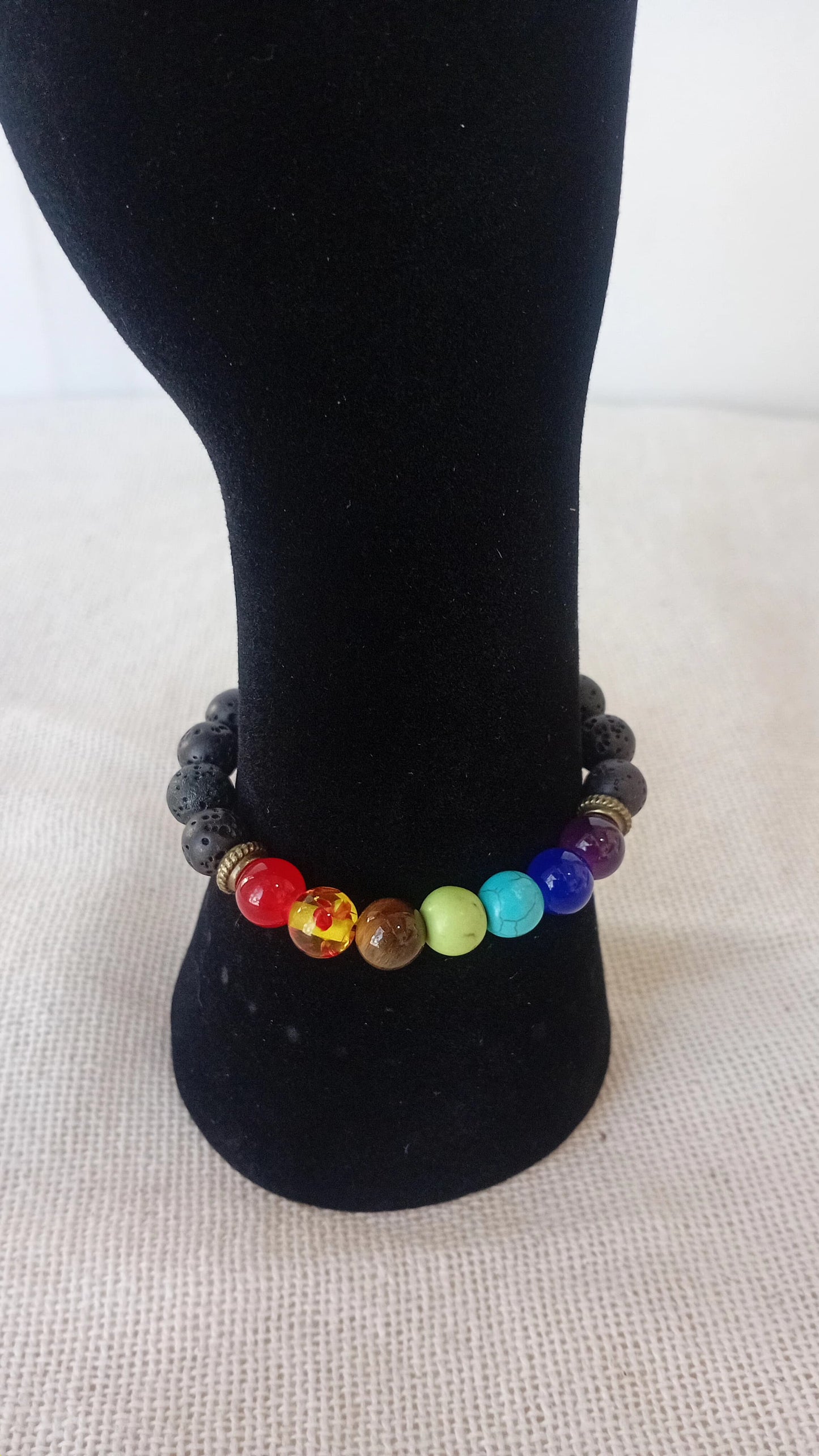 Pulsera Chakras y Piedra Volcánica – Equilibrio, Protección y Conexión
