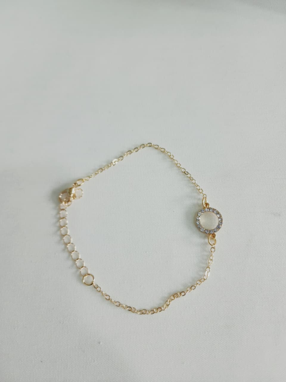 Pulseras Doradas “Destellos Sutiles” – Belleza Minimalista con Intención