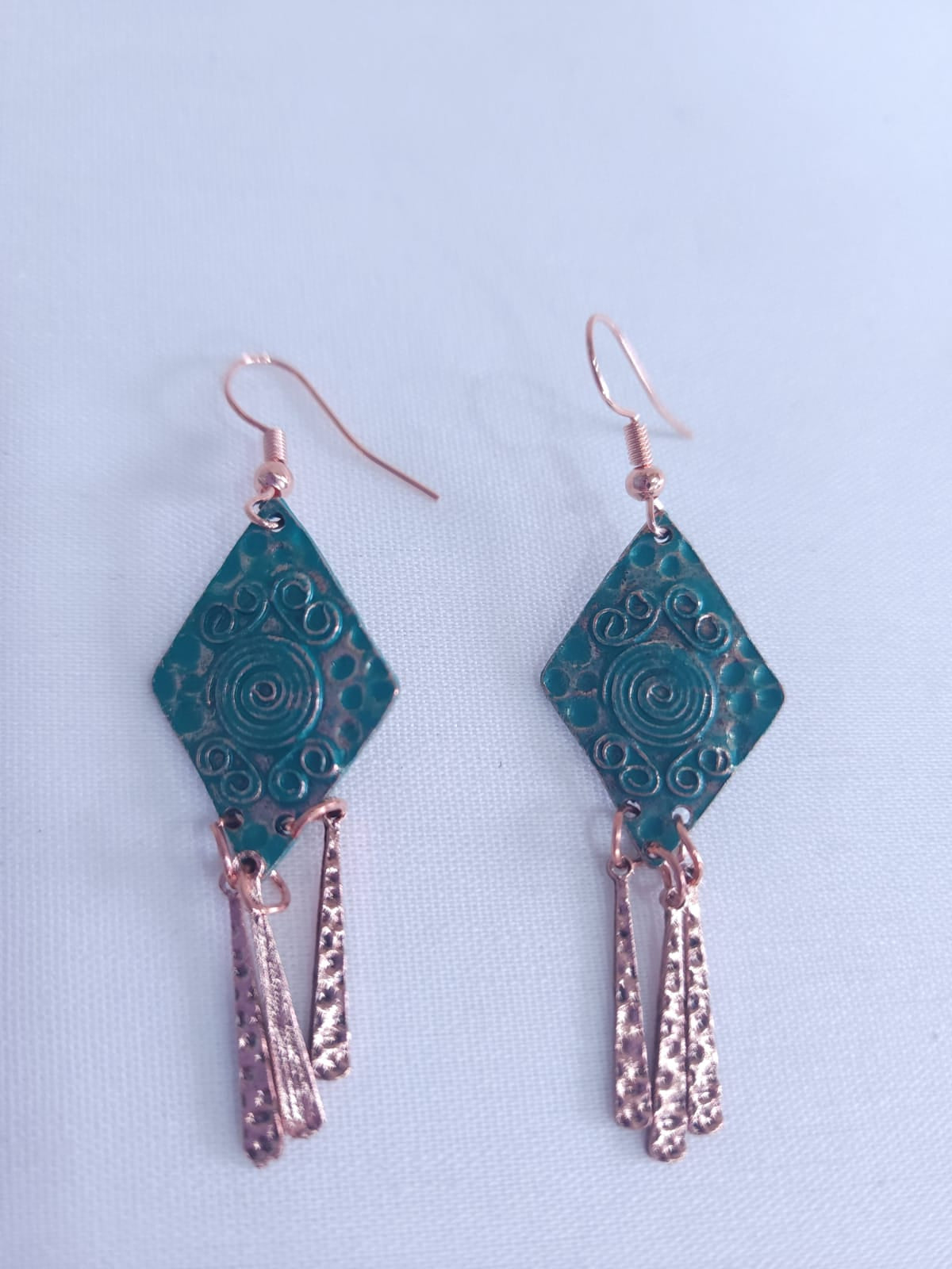 Aretes “Raíz Tribal” – Geometría Ancestral y Energía Terrenal