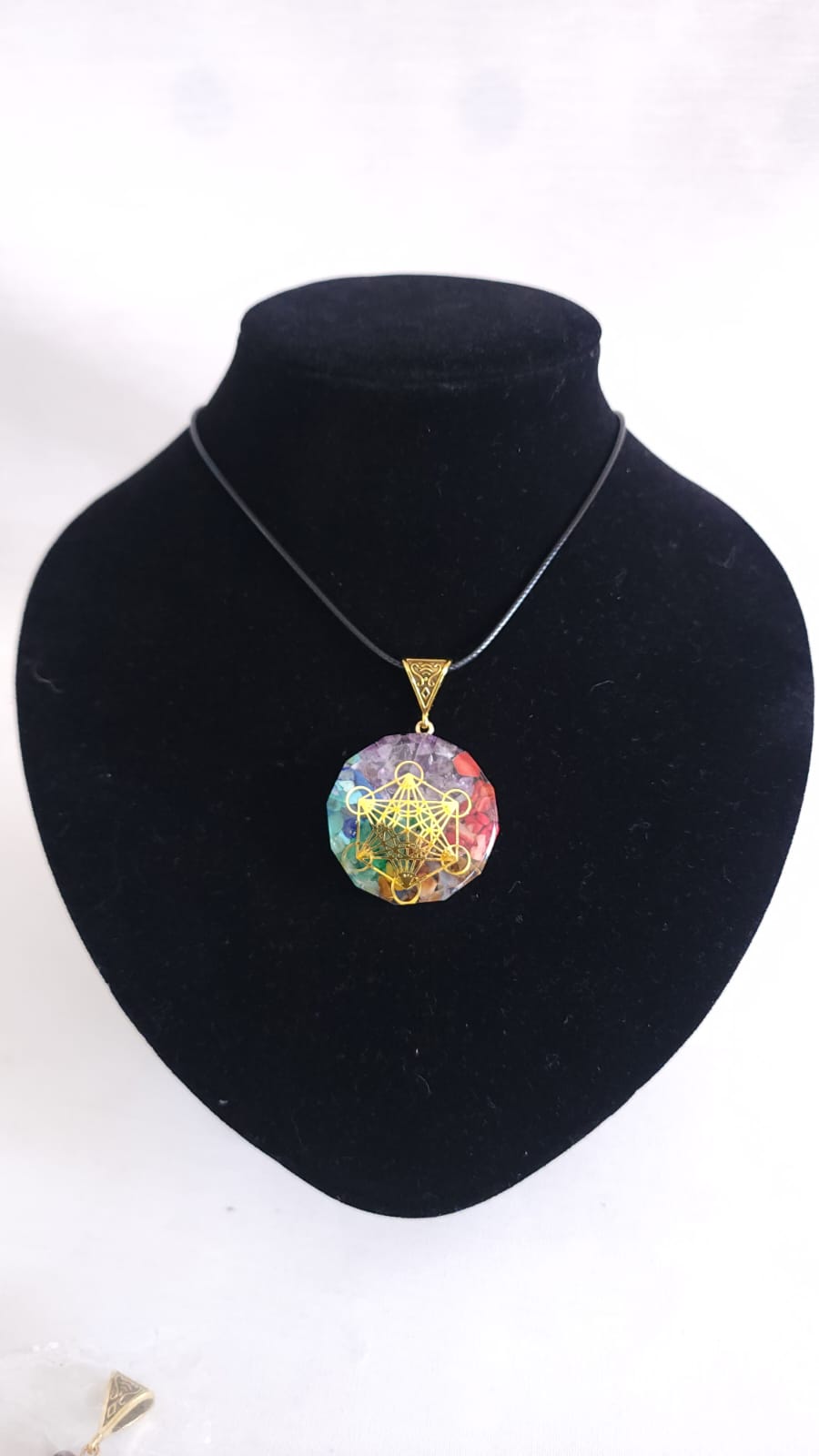 Collar 7 Chakras con símbolo de equilibrio y protección