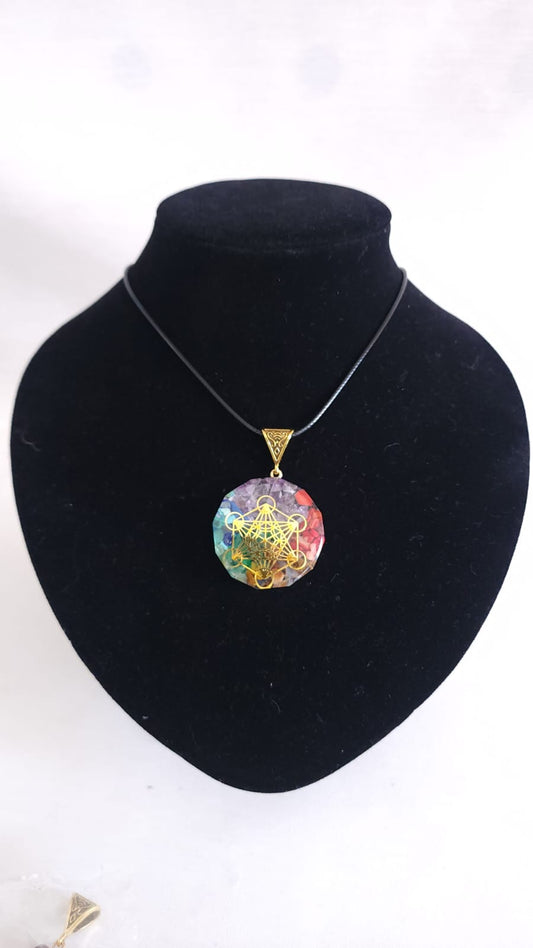 Collar 7 Chakras con símbolo de equilibrio y protección