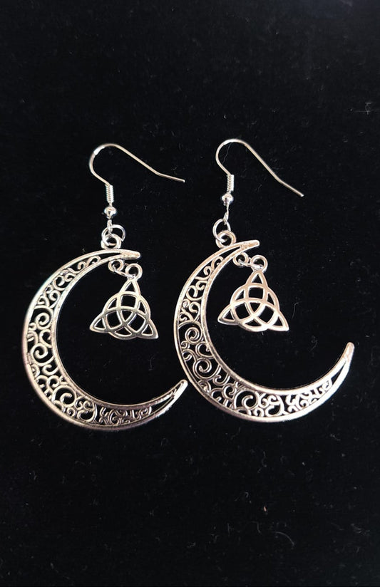 🌙 Aretes Luna Celta en Tono Plateado