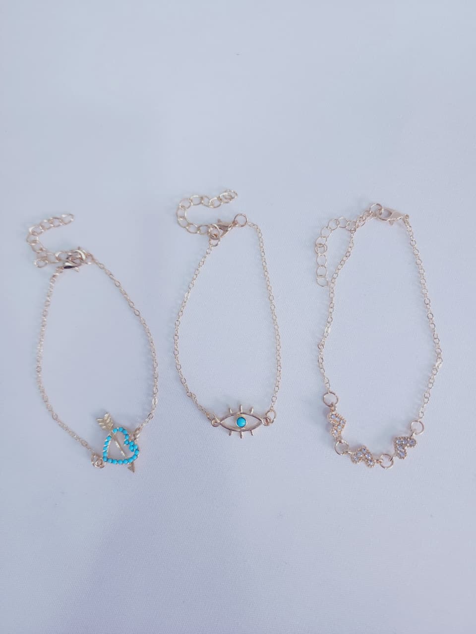 Pulseras Doradas “Destellos Sutiles” – Belleza Minimalista con Intención