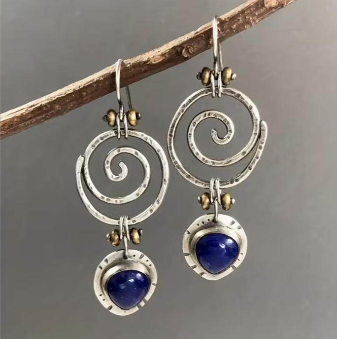 Aretes “Espiral de Lapis”:  Camino interior en azul profundo